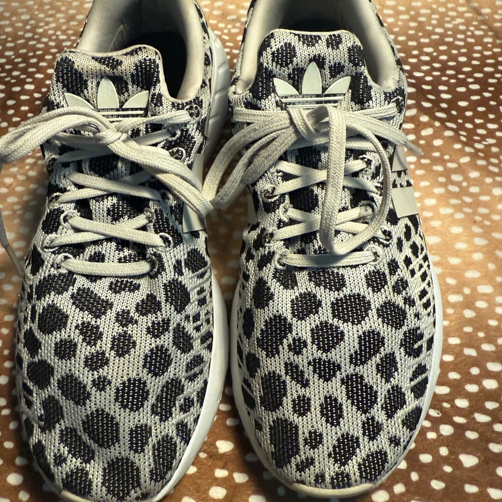 ADIDAS Swift Run 22W Leopard Black White Light Gray Womens Sz 8 Pre-loved